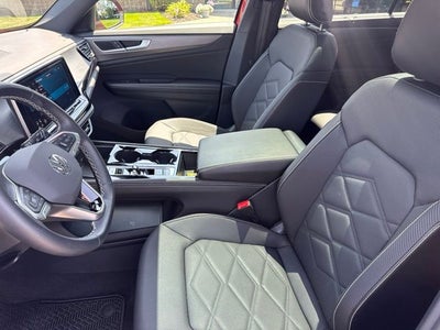 2024 Volkswagen Atlas Cross Sport 2.0T SE w/Technology