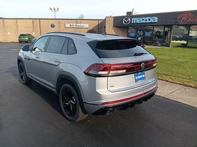 2026 Volkswagen Atlas Cross Sport 2.0T SEL R-Line Black