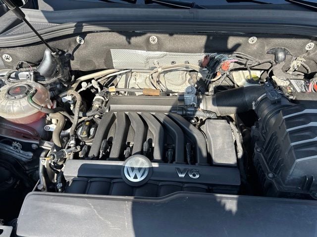 2021 Volkswagen Atlas 3.6L V6 SE w/Technology R-Line