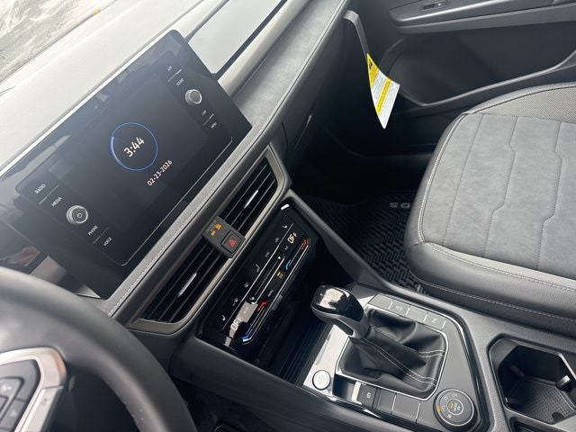 2026 Volkswagen Taos 1.5T SE Black