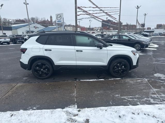 2026 Volkswagen Taos 1.5T SE Black