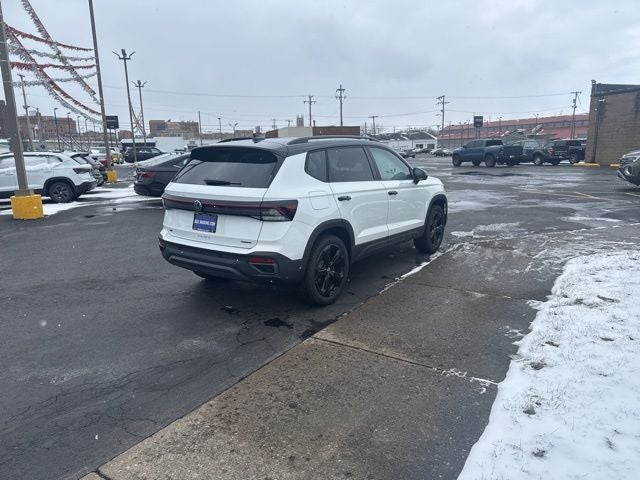 2026 Volkswagen Taos 1.5T SE Black