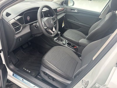 2026 Volkswagen Taos 1.5T SE Black