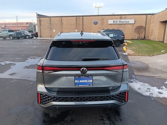 2026 Volkswagen Tiguan 2.0T SE R-Line Black