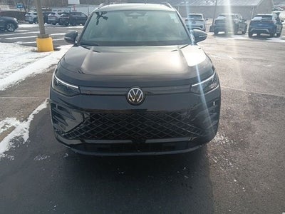 2026 Volkswagen Tiguan 2.0T SE R-Line Black