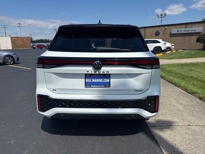 2026 Volkswagen Tiguan 2.0T SE R-Line Black
