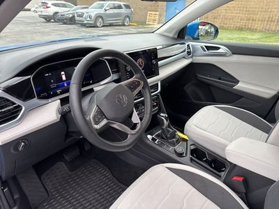 2025 Volkswagen Taos 1.5T SE